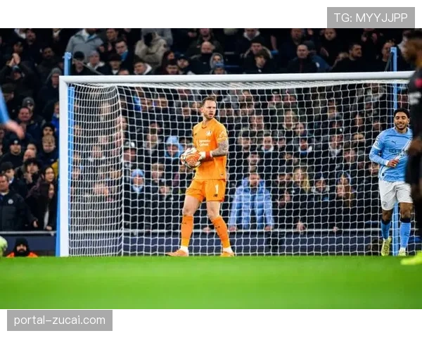 弗莱肯勒沃库森门神表现抢眼 欧冠扑救成功率领先