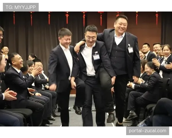 布拉欣·迪亚斯训练表现赢得信任,竞争中压过贡萨洛获更多出场时间 布拉欣·迪亚斯训练表现赢得信任,竞争中压过贡萨洛获更多出场时间